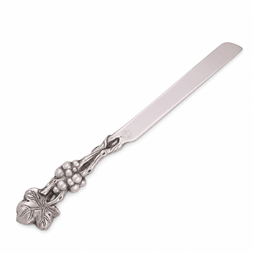 Grape Cake Knife 1