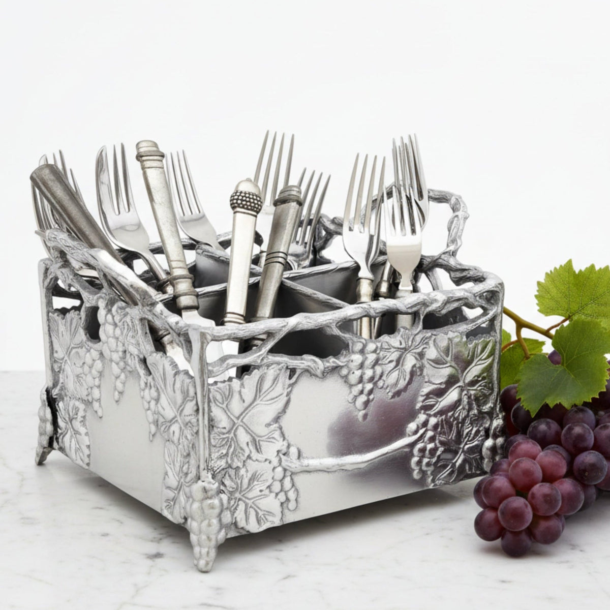 Grapevine Flatware Caddy 9