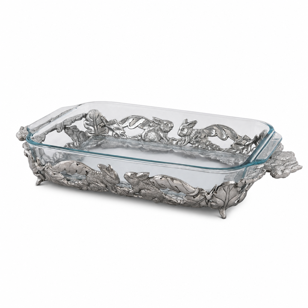 Bunny 3-Qt Casserole W/Pyrex 1