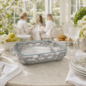 Bunny 3-Qt Casserole W/Pyrex 5