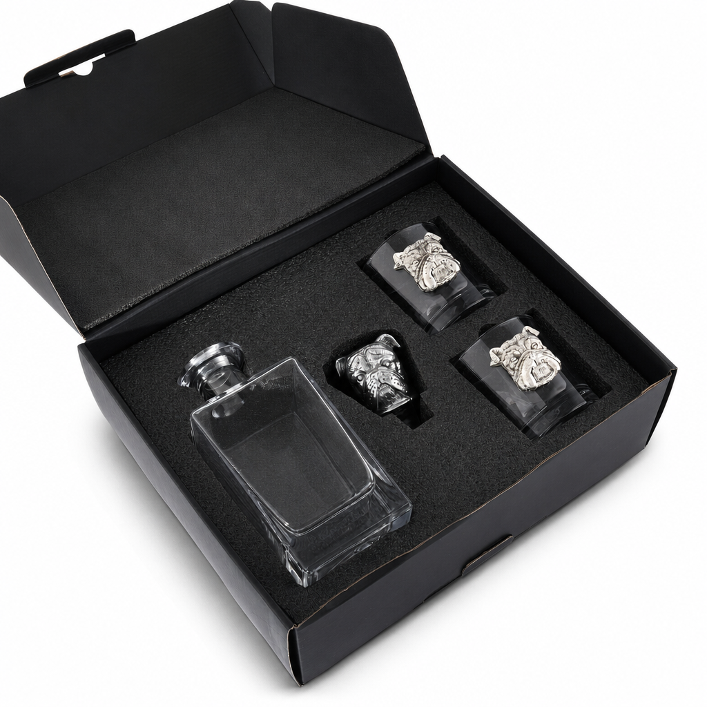 Bulldog Decanter Set with Glasses 8