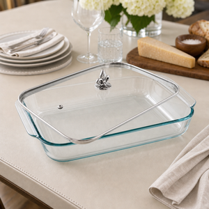 Fleur-de-Lis Lid with Pyrex 3 quart Baking Dish 3