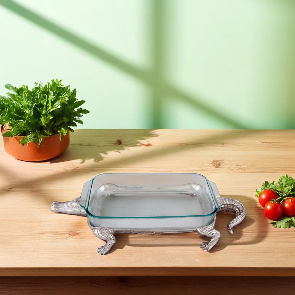 Arthur Court Alligator Alligator Pyrex Holder 3qt