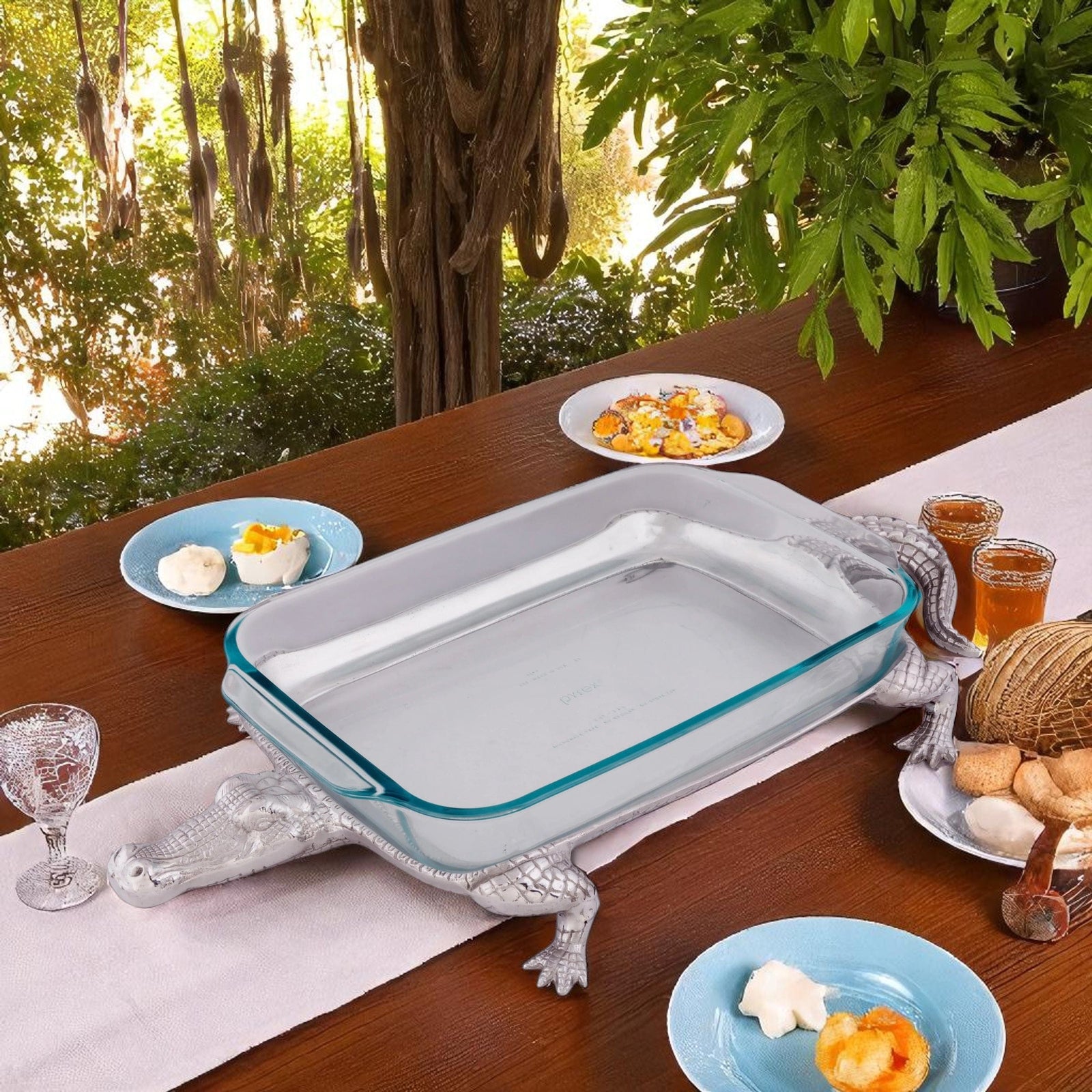 Arthur Court Alligator Alligator Pyrex Holder 3qt