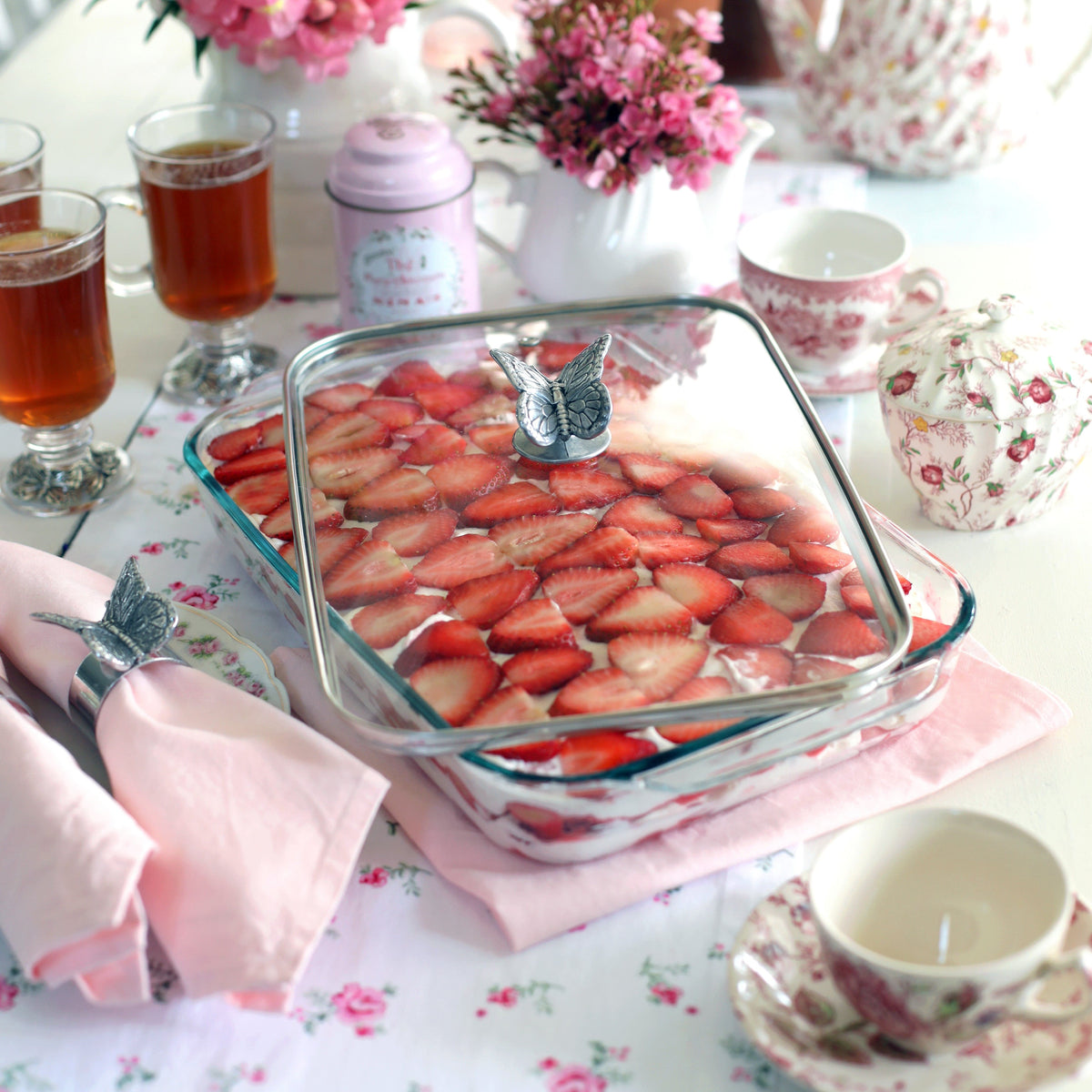 Arthur Court Butterfly Butterfly Lid with Pyrex 3 quart Baking Dish