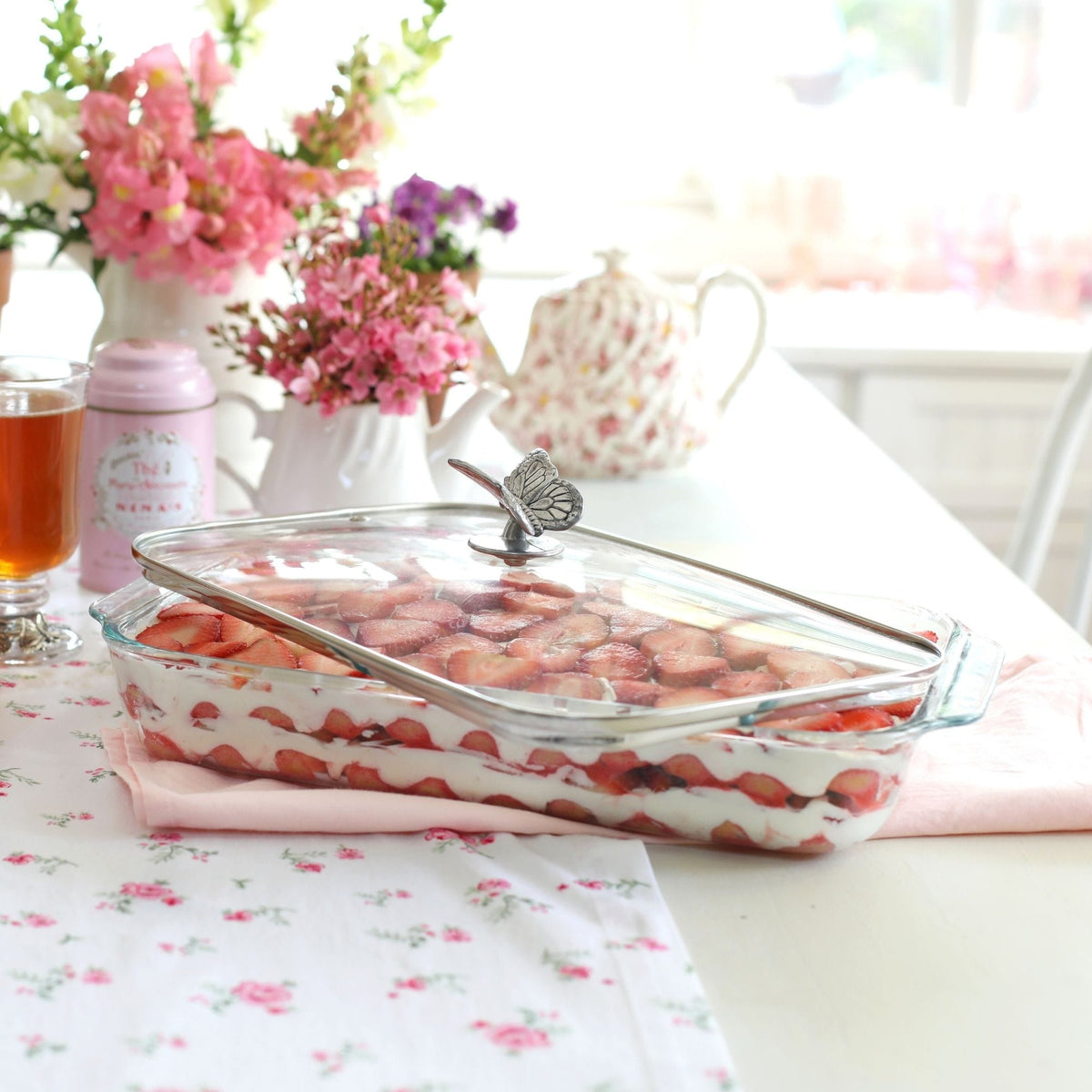 Arthur Court Butterfly Butterfly Lid with Pyrex 3 quart Baking Dish