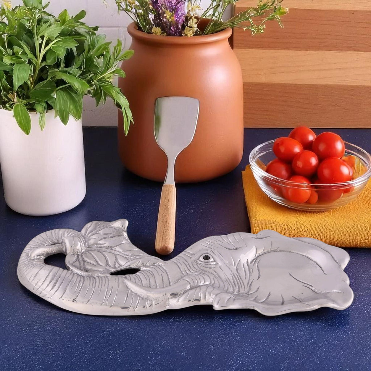 Arthur Court Elephant Elephant Spoon Rest