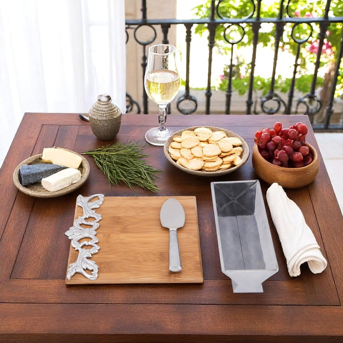 Arthur Court Fleur De Lis Acanthus Bamboo Cheese Set