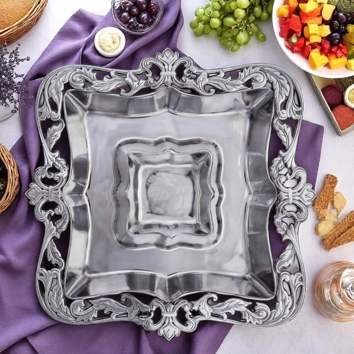 Arthur Court Fleur De Lis Acanthus Chip and Dip