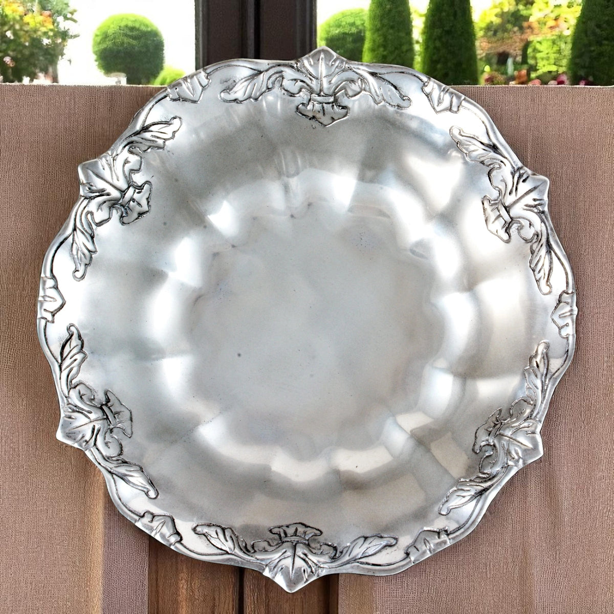 Arthur Court Fleur De Lis Fleur-De-Lis Salad Bowl 12