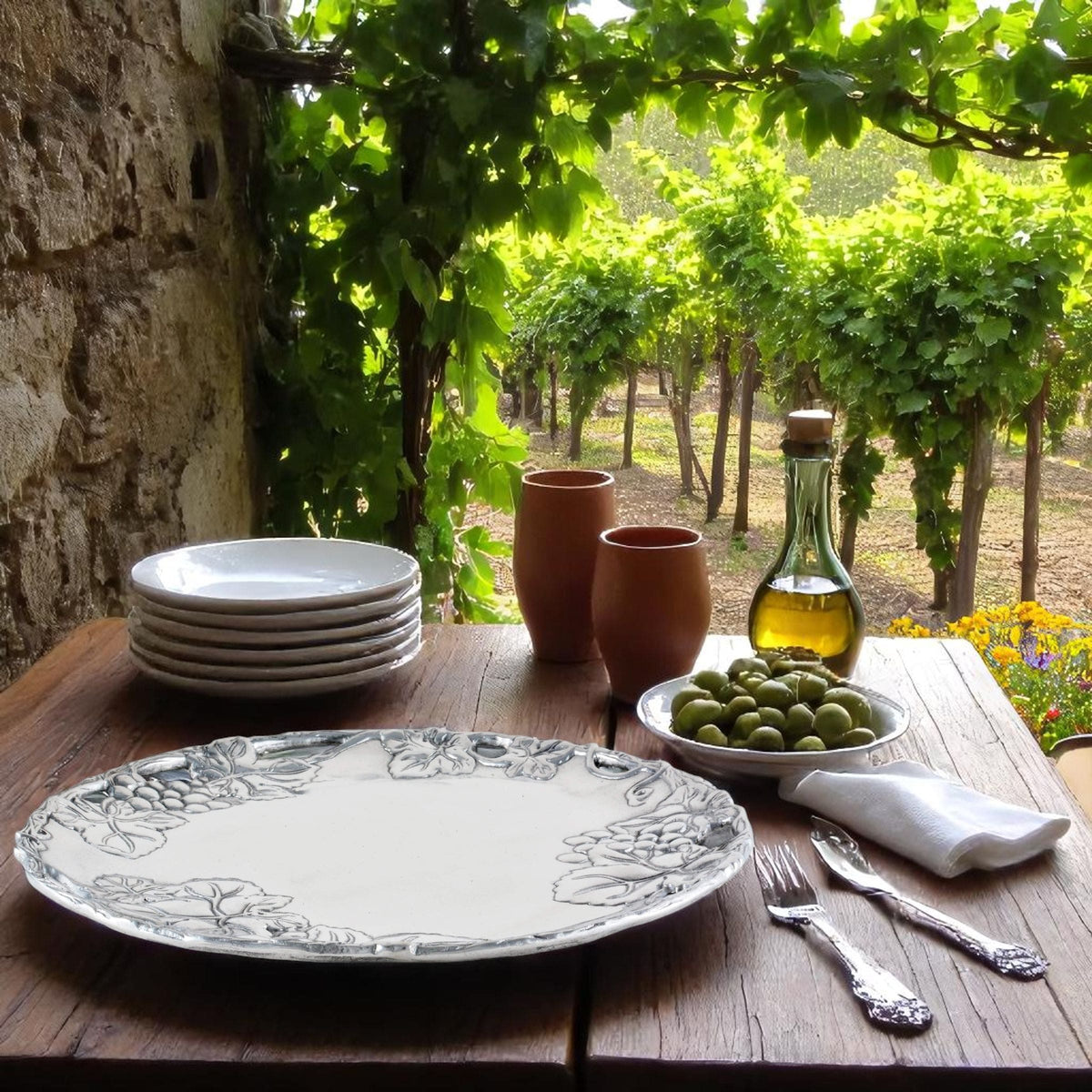 Arthur Court Grape Grape 12 Round Plate