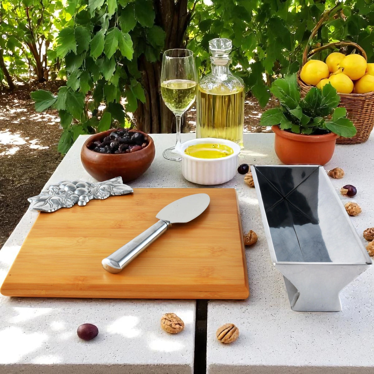 Arthur Court Grape Grape Bamboo Cheese Set