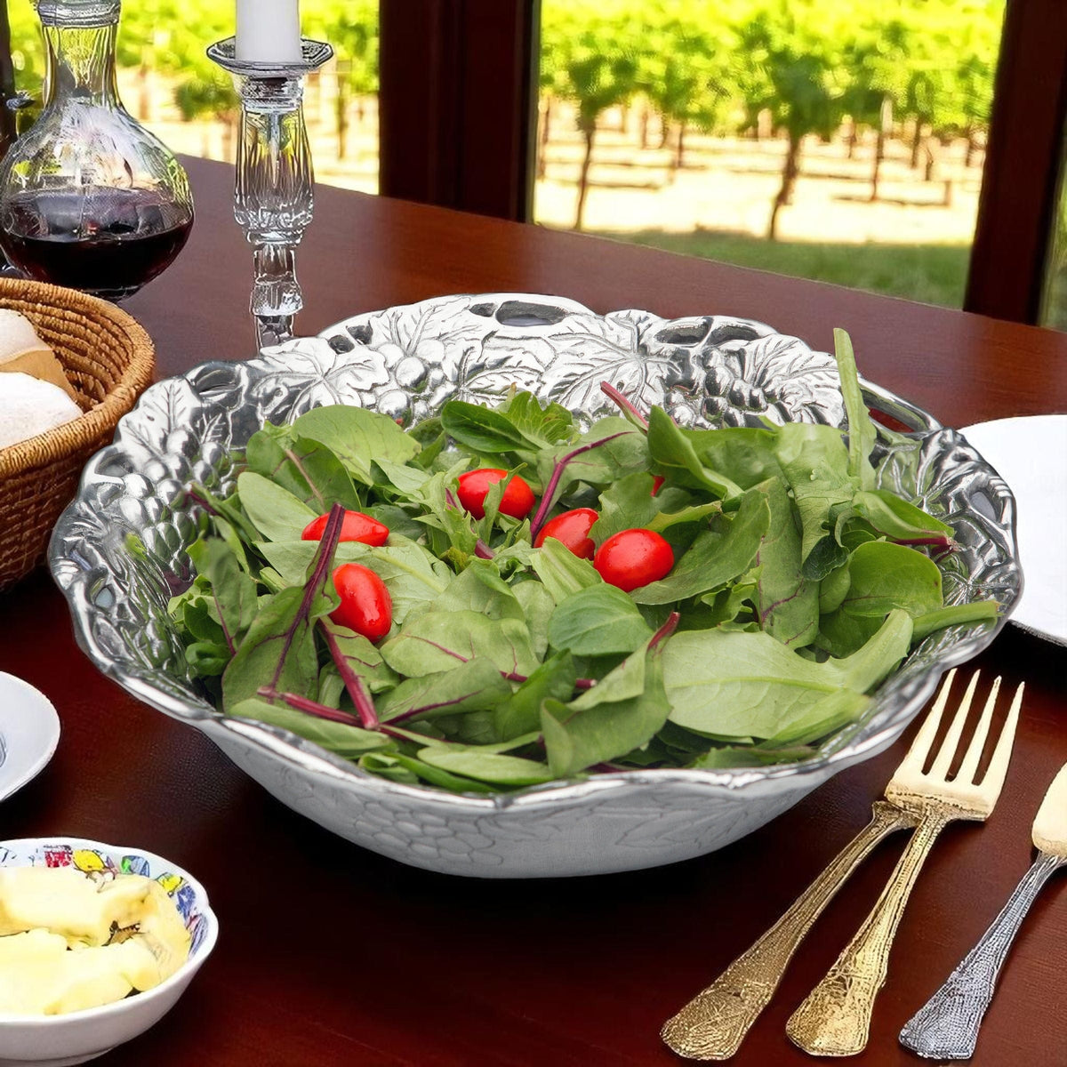 Arthur Court Grape Bowl, elegant aluminium material