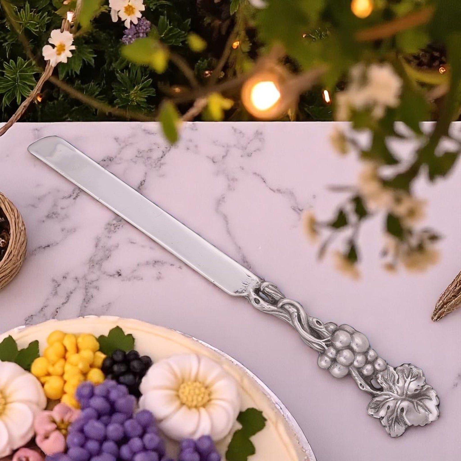Arthur Court Grape Grape Cake Knife