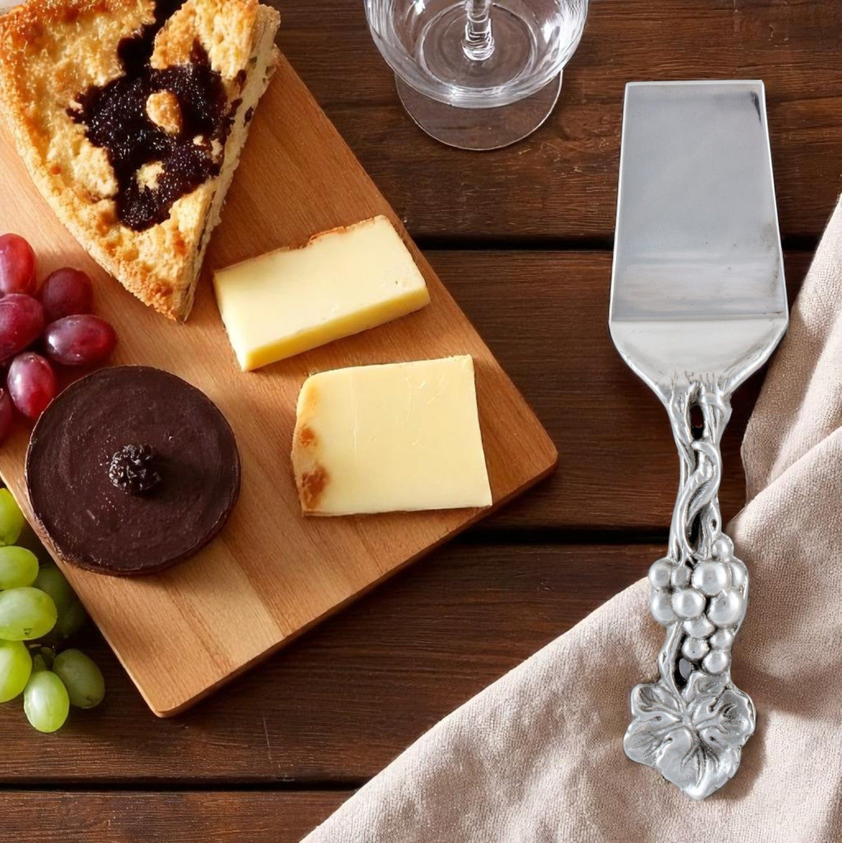 Arthur Court Grape Grape Cake/Lasagna Server