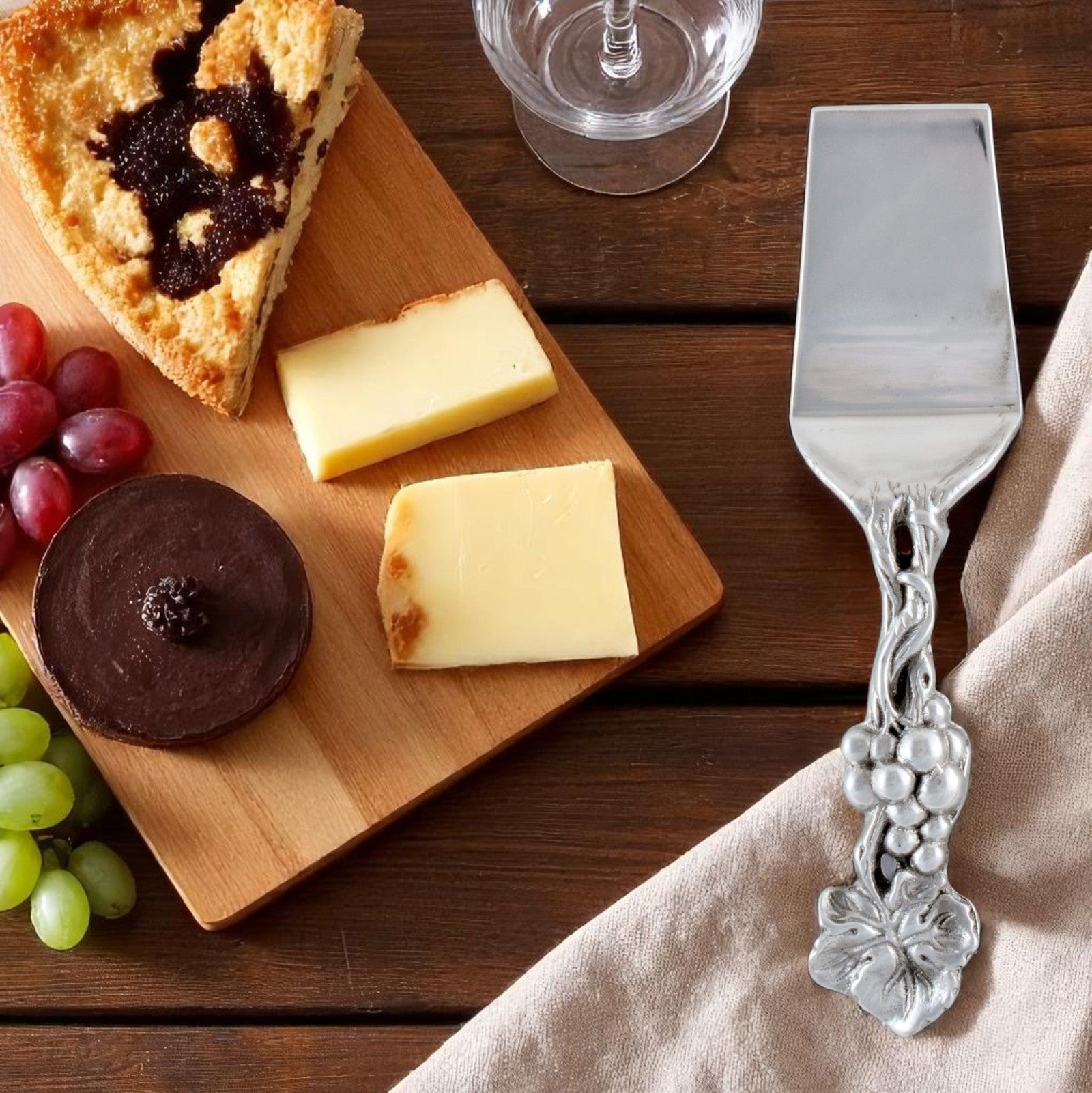 Arthur Court Grape Grape Cake/Lasagna Server