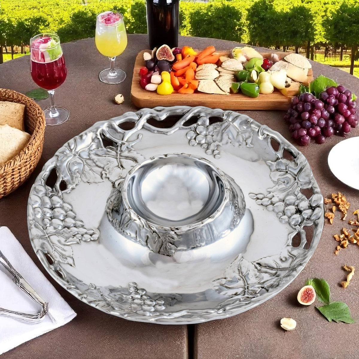 Arthur Court Grape Grape Chip and Dip