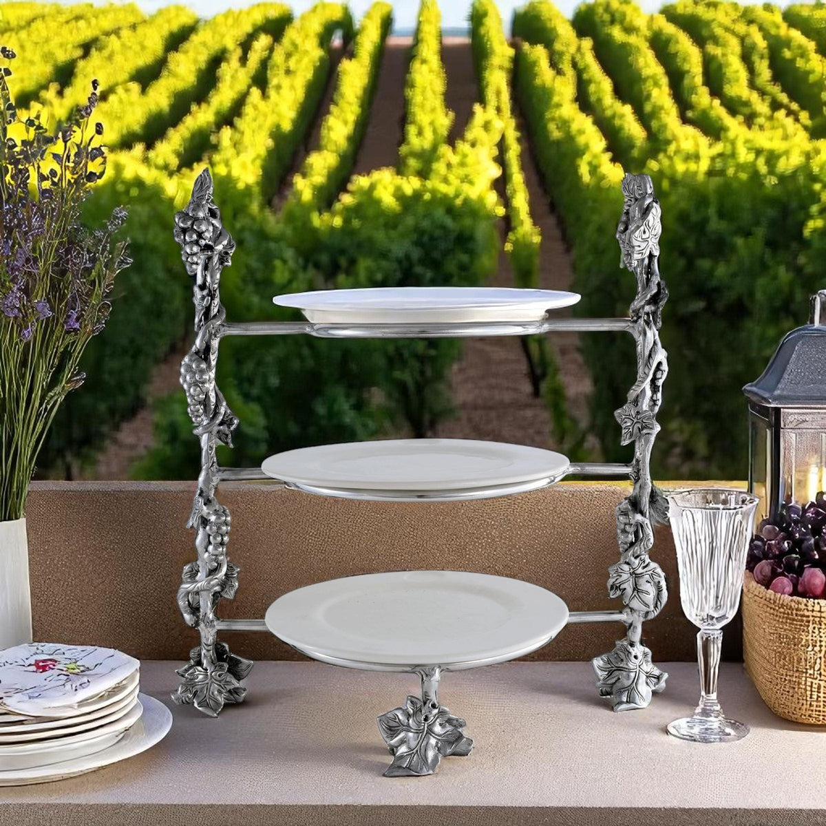 Arthur Court Grape Grape Dinner Plate Caddy