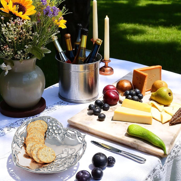 ジョンデリアン　トレイ　TRAY Grape Grape Heart Coupe Tray: Timeless design for Romantic Dinners