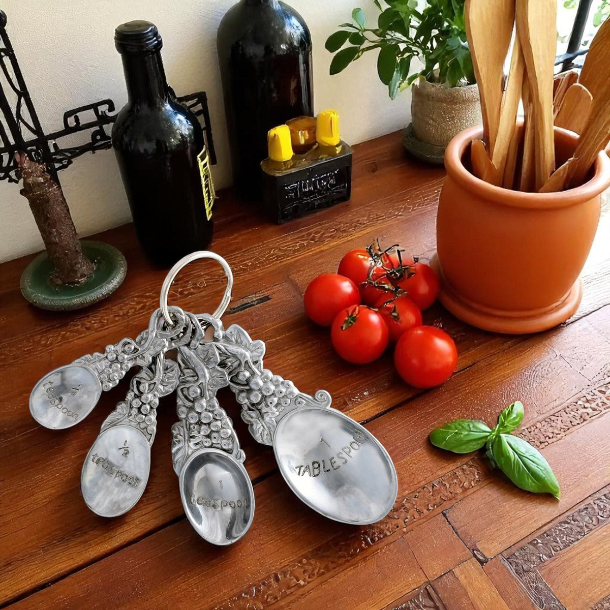 Arthur Court Grape Grape Measuring Spoons