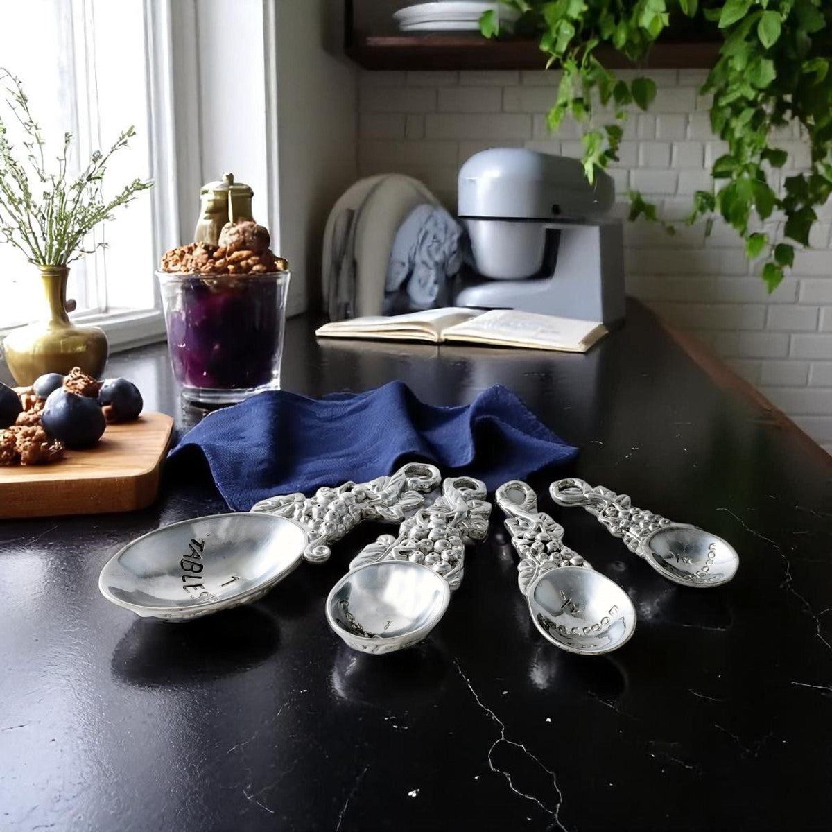Arthur Court Grape Grape Measuring Spoons