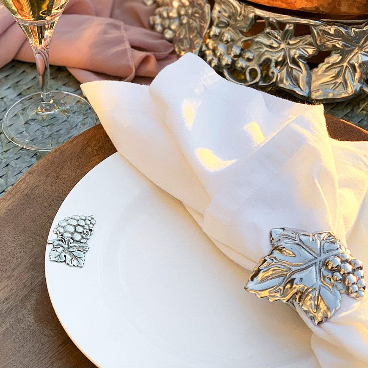 Arthur Court Grape Grape Melamine Lunch Plates - Set of 4