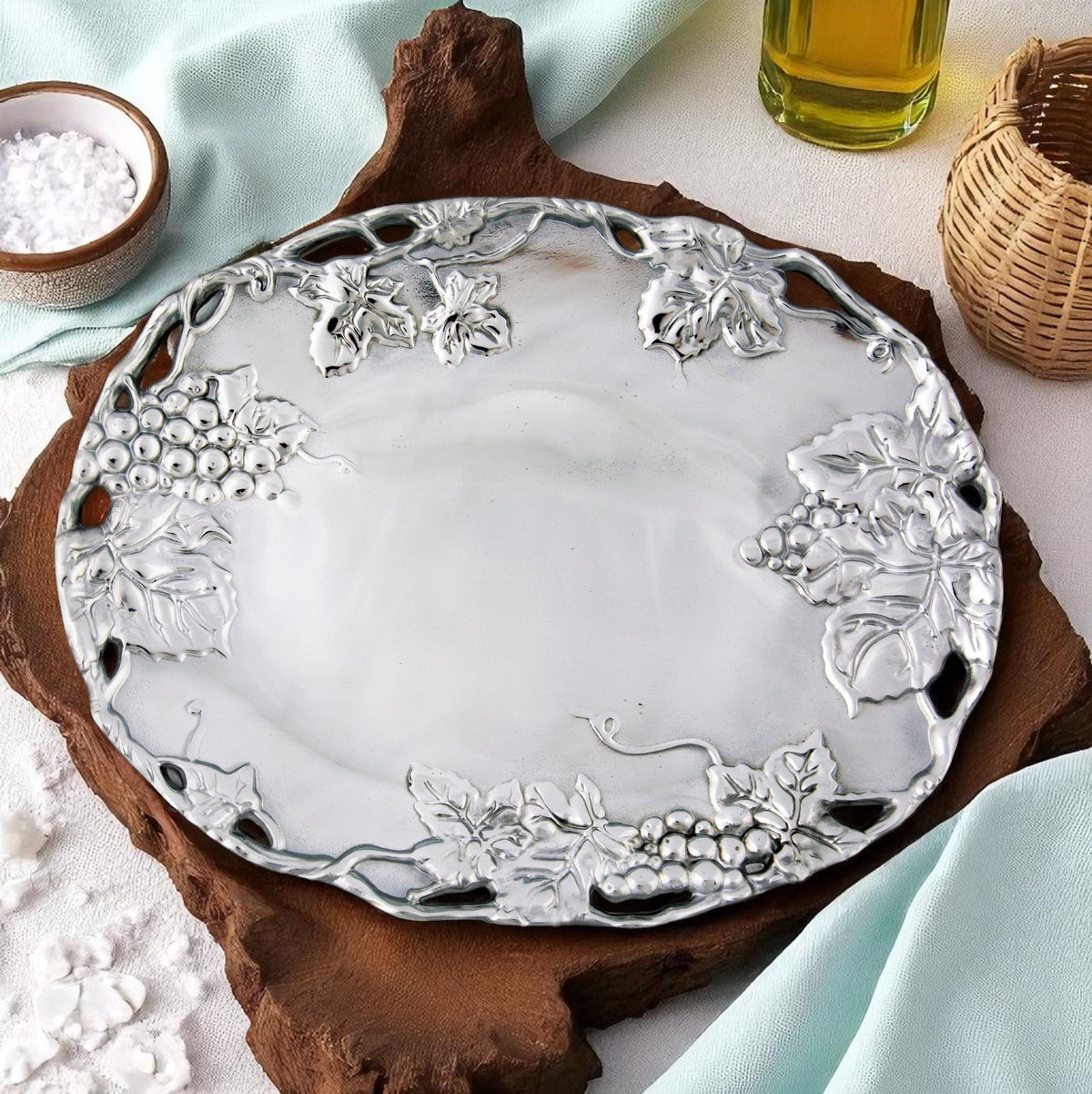 Arthur Court Grape Grape Oval Platter