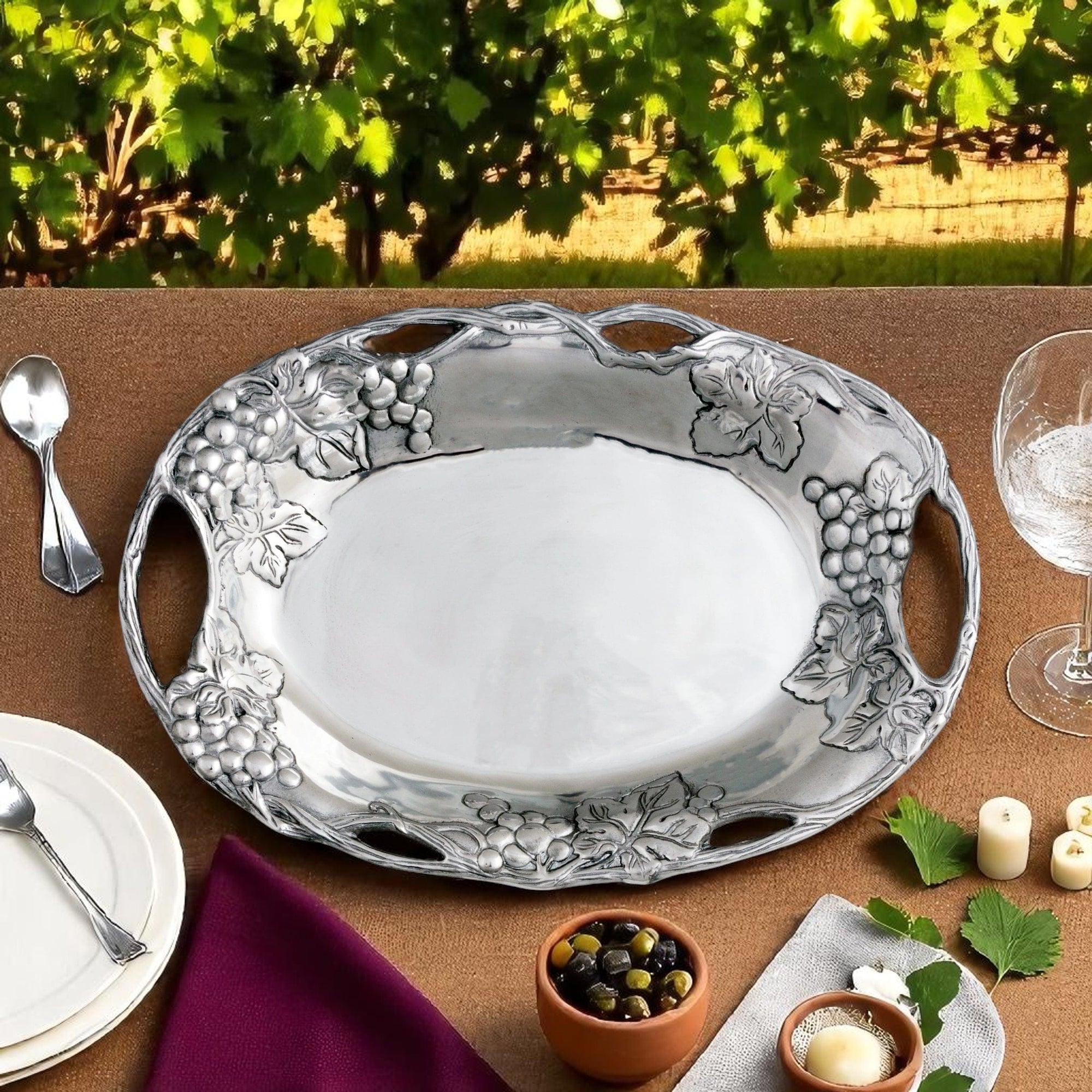 Arthur Court Grape Grape Oval Tray