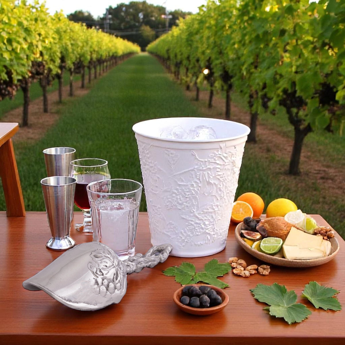 Arthur Court Grape Grape Pattern Ice Scoop