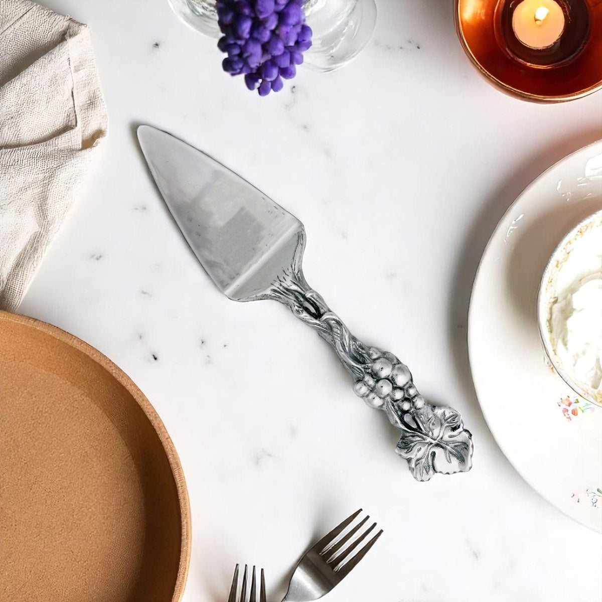 Arthur Court Grape Grape Pie Server