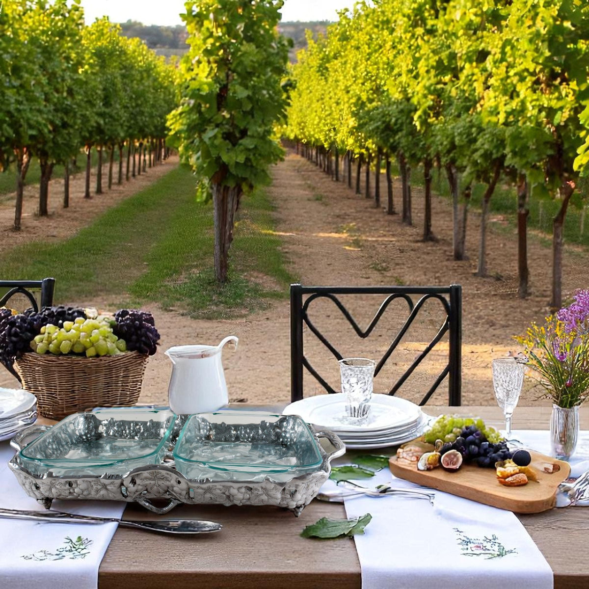 Arthur Court Grape Grape Pyrex Holder 2qt