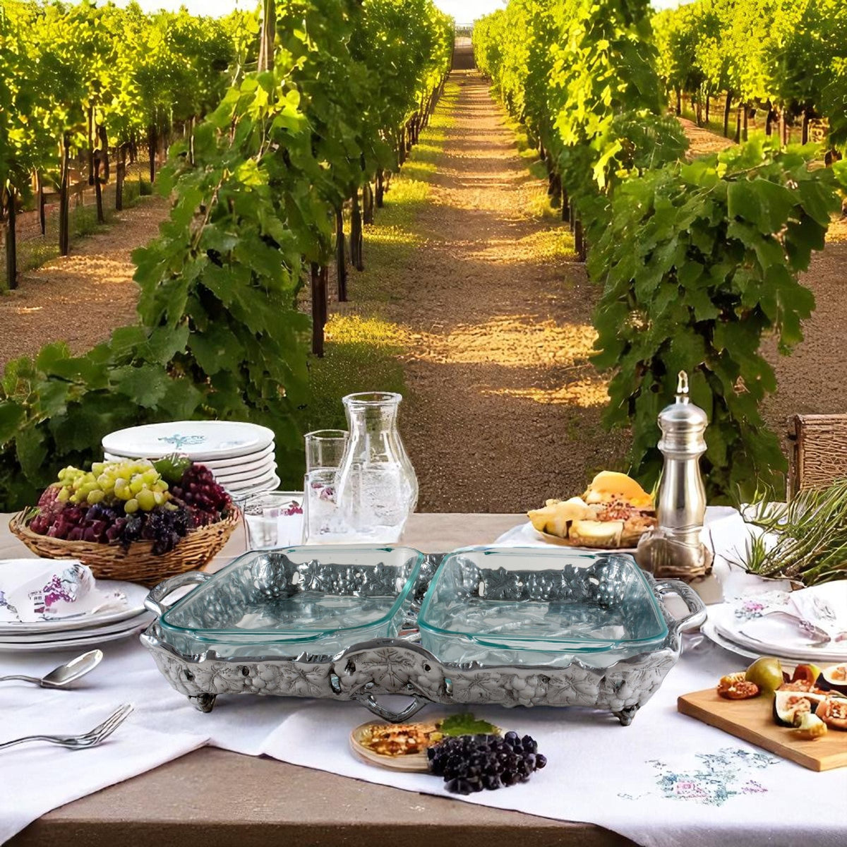 Arthur Court Grape Grape Pyrex Holder 2qt