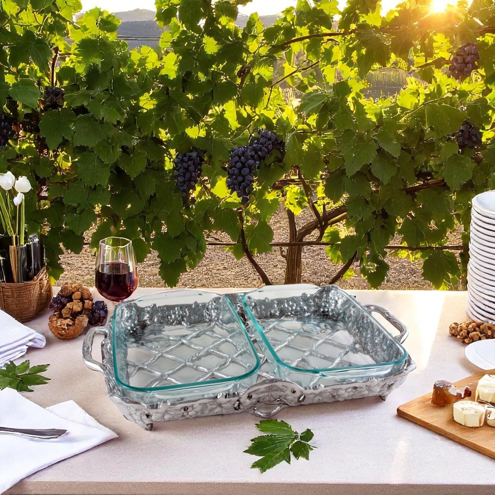 Arthur Court Grape Grape Pyrex Holder 2qt