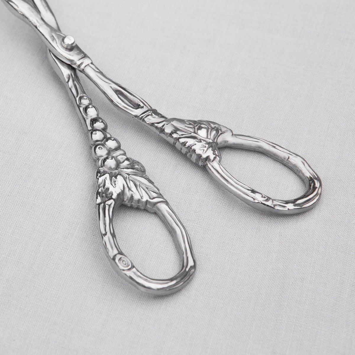 Arthur Court Grape Grape Salad Tong