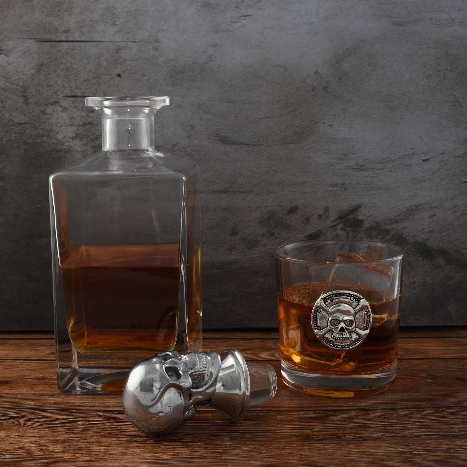 Arthur Court Holidays Skull Decanter Set with a set Double old Glasses