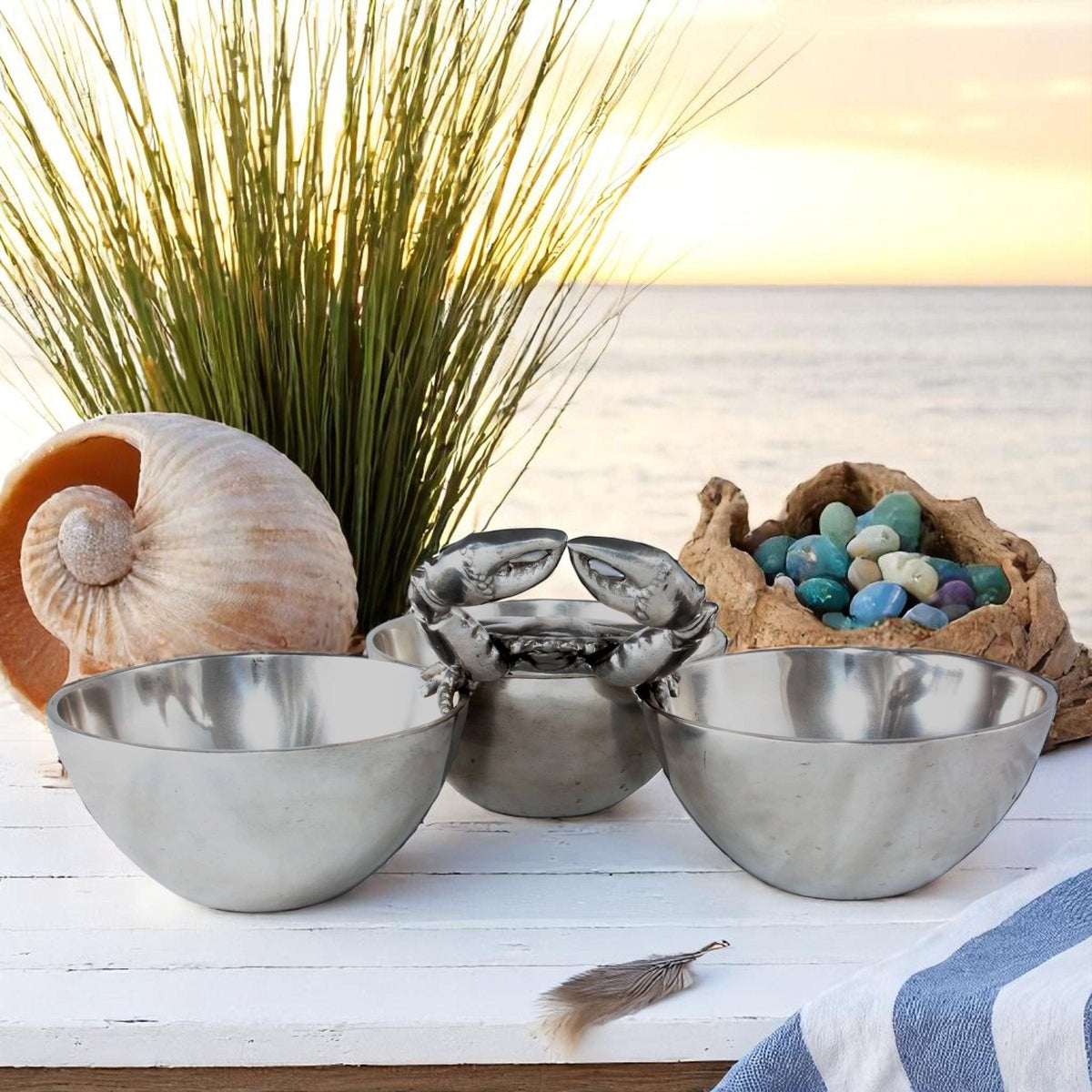 Arthur Court Sea and Shore Crab 3-Bowl Bowl
