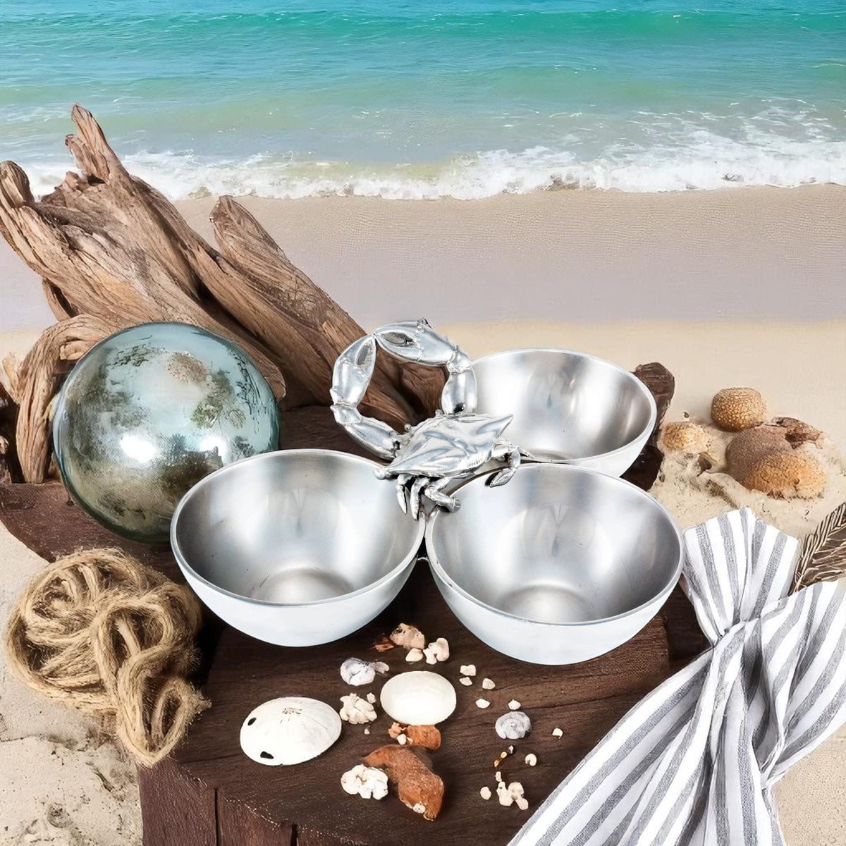 Arthur Court Sea and Shore Crab 3-Bowl Bowl