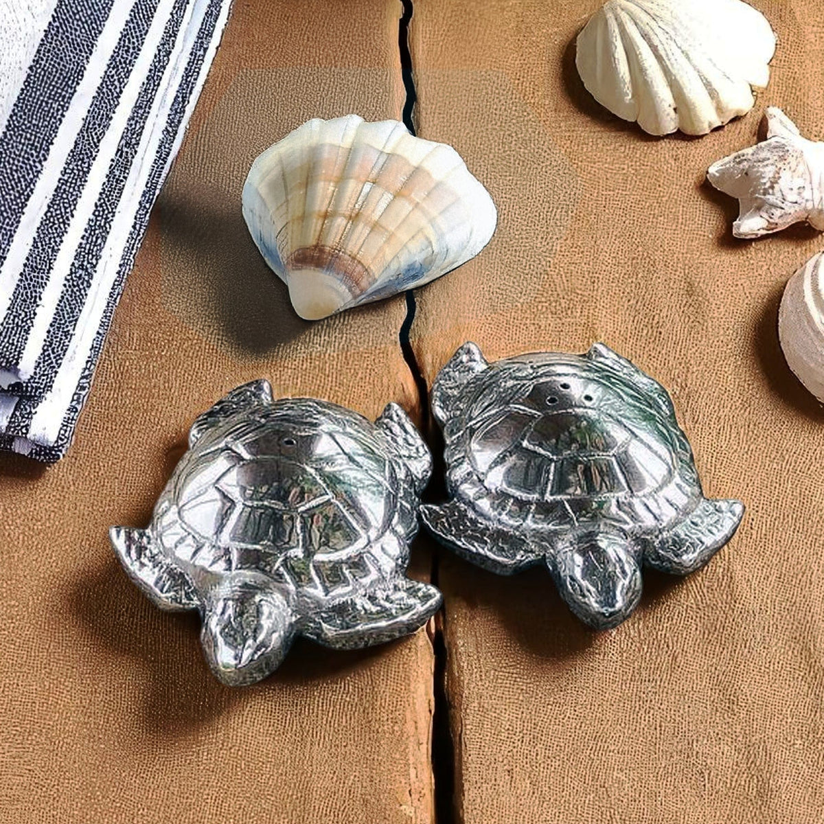 Arthur Court Sea and Shore Sea Turtle Salt and Pepper Set