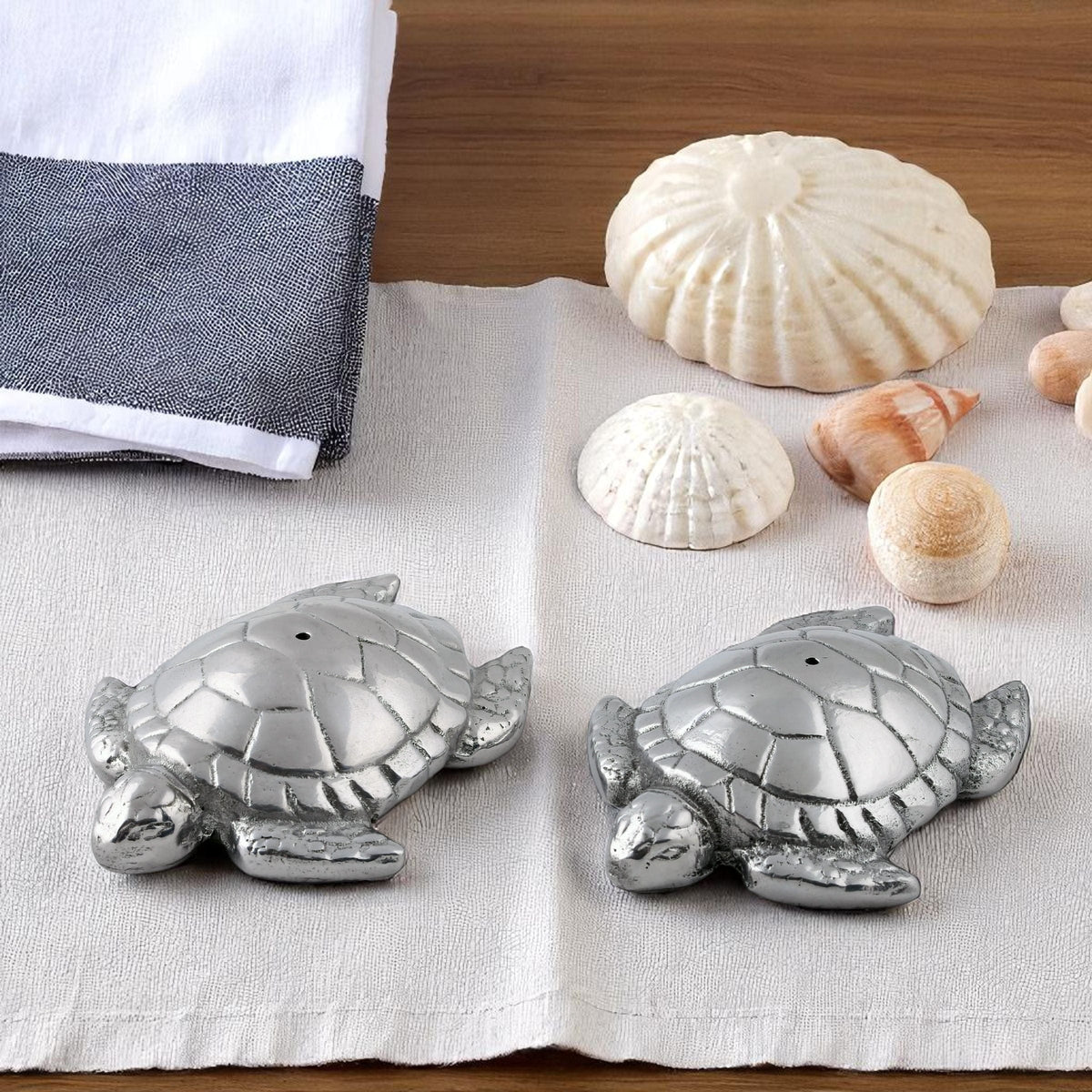 Arthur Court Sea and Shore Sea Turtle Salt and Pepper Set